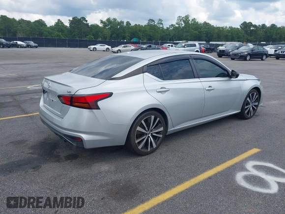 2020 Nissan Altima SR z VIN 1N4BL4CVXLC130195, wystawiony jako IAAI lot #42504838 z przebiegiem 104 389 mil mil oraz . Historia ofert i sprzedaży dostępna na DreamBid. Obrazek 4.