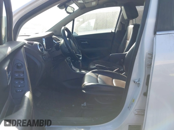 2015 Chevrolet Trax LTZ with VIN KL7CJTSB3FB235433, listed as a IAAI auction lot 41191943 with 157,297 mi miles. Bid and sale history available at carsss.com. Image 5.