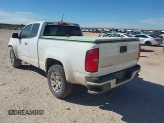 2022 Chevrolet Colorado 2WD LT z VIN 1GCHSCEA3N1118240, wystawiony jako IAAI lot #41699143 z przebiegiem 109 823 mil mil oraz . Historia ofert i sprzedaży dostępna na DreamBid. Obrazek 3.