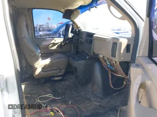 2006 Chevrolet Express Cargo Van with VIN 1GCFG15X061120322, listed as a IAAI auction lot 41611050 with 277,311 mi miles. Bid and sale history available at carsss.com. Image 5.