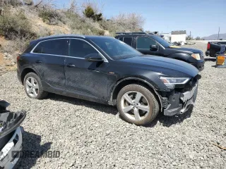 2019 Audi e-tron Premium Plus z VIN WA1LAAGE5KB014477, wystawiony jako Copart lot #52160195 z przebiegiem 75 633 mil mil oraz Szkoda całkowita • Salvage title. Historia ofert i sprzedaży dostępna na DreamBid. Obrazek 4.