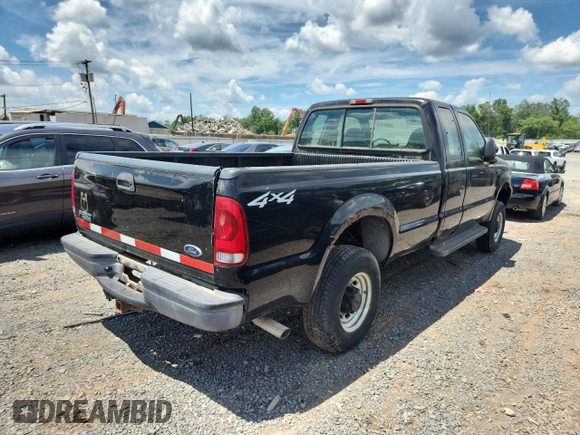 2004 Ford F-250 XL with VIN 1FTNX21L64EA61870, listed as a Copart auction lot 63971805 with 202,804 mi miles and Clean title. Bid and sale history available at DreamBid. Image 3.