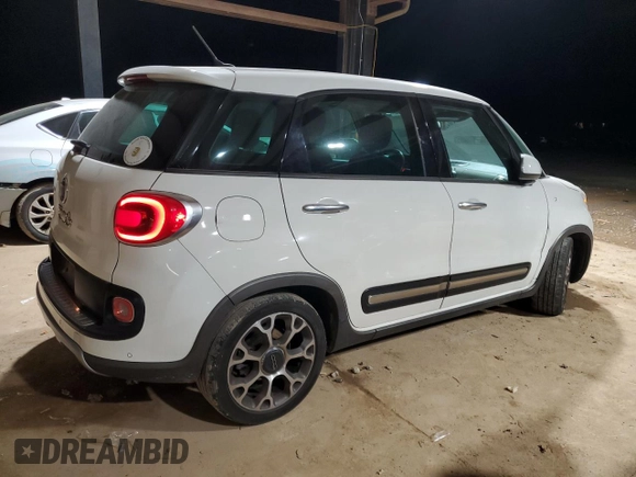 2014 FIAT 500L Trekking with VIN ZFBCFADH0EZ004363, listed as a Copart auction lot 43640755 with 156,416 mi miles and Salvage Title. Bid and sale history available at DreamBid. Image 3.