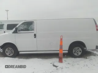 2018 GMC Savana Cargo with VIN 1GTW7AFG6J1902874, listed as a IAAI auction lot 41074511 with 70,760 mi miles. Bid and sale history available at carsss.com. Image 14.