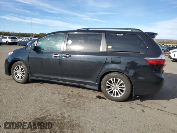 2018 Toyota Sienna XLE Auto Access Seat with VIN 5TDYZ3DC3JS945828, listed as a Copart auction lot 87716365 with 282,364 mi miles and Clean Title. Bid and sale history available at carsss.com. Image 2.