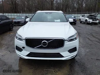 2020 Volvo XC60 Momentum with VIN YV4102DK8L1522348, listed as a IAAI auction lot 41729535 with 43,833 mi miles. Bid and sale history available at carsss.com. Image 12.