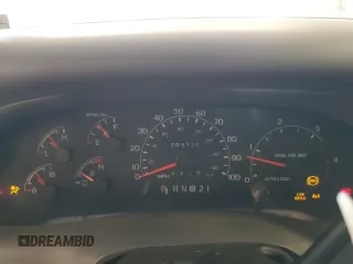 2001 Ford F-250 XL with VIN 1FTNW21F21EB83957, listed as a Copart auction lot 61602715 with 205,738 mi miles and Salvage title. Bid and sale history available at DreamBid. Image 9.