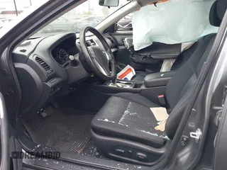 2018 Nissan Altima SV with VIN 1N4AL3AP3JC255885, listed as a IAAI auction lot 42033198 with 134,998 mi miles and . Bid and sale history available at DreamBid. Image 5.