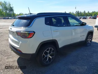 2024 Jeep Compass Limited с VIN 3C4NJDCN0RT164821, выставлен на аукционе IAAI как лот 42352628 с пробегом 8 203 миль миль и . История ставок и продаж доступна на DreamBid. Изображение 4.