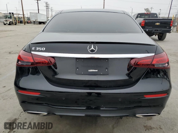 2021 Mercedes-Benz E 350 z VIN W1KZF8DB9MA928704, wystawiony jako Copart lot #60171705 z przebiegiem 44 068 mil mil oraz Szkoda całkowita • Salvage title. Historia ofert i sprzedaży dostępna na DreamBid. Obrazek 6.