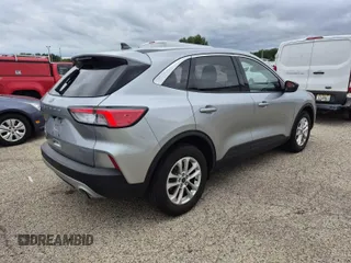 2022 Ford Escape SE z VIN 1FMCU0G65NUB40925, wystawiony jako IAAI lot #42841804 z przebiegiem 54 950 mil mil oraz . Historia ofert i sprzedaży dostępna na DreamBid. Obrazek 3.