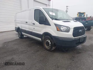 2018 Ford Transit z VIN 1FTYE1ZM2JKB20887, wystawiony jako IAAI lot #42060582 z przebiegiem 257 476 mil mil oraz . Historia ofert i sprzedaży dostępna na DreamBid. Obrazek 1.