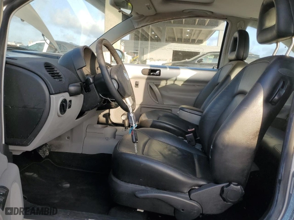 2001 Volkswagen New Beetle GLS with VIN 3VWCK21C51M453733, listed as a Copart auction lot 42855835 with 29,310 mi miles and Clean Title. Bid and sale history available at carsss.com. Image 7.