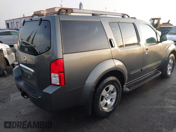 2005 Nissan Pathfinder SE with VIN 5N1AR18U35C745284, listed as a IAAI auction lot 41473294 with 84,403 mi miles. Bid and sale history available at carsss.com. Image 4.