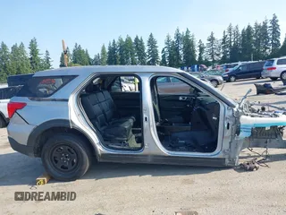 2020 Ford Police Interceptor z VIN 1FM5K8AC1LGC94166, wystawiony jako IAAI lot #42526680 z przebiegiem Nie podano mil oraz . Historia ofert i sprzedaży dostępna na DreamBid. Obrazek 14.