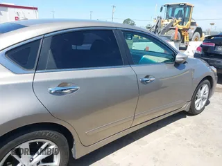2014 Nissan Altima S with VIN 1N4AL3APXEC406131, listed as a IAAI auction lot 42172846 with 136,315 mi miles and . Bid and sale history available at carsss.com. Image 14.