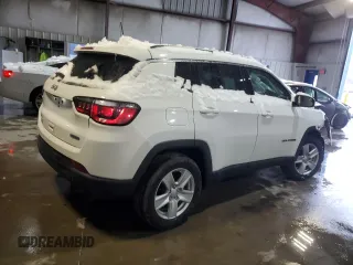 2022 Jeep Compass Latitude with VIN 3C4NJDBB0NT208091, listed as a Copart auction lot 43865705 with 6,761 mi miles and Salvage Title. Bid and sale history available at DreamBid. Image 3.