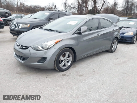 2013 Hyundai Elantra GLS z VIN 5NPDH4AE8DH383903, wystawiony jako IAAI lot #41104952 z przebiegiem 98 747 mil mil oraz . Historia ofert i sprzedaży dostępna na DreamBid. Obrazek 2.