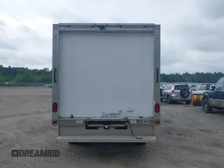 2020 Ford Transit z VIN 1FDBF6Z86LKA32278, wystawiony jako IAAI lot #42511403 z przebiegiem 94 821 mil mil oraz . Historia ofert i sprzedaży dostępna na DreamBid. Obrazek 16.