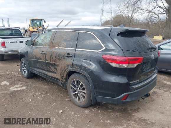 2017 Toyota Highlander XLE with VIN 5TDJZRFH3HS442906, listed as a IAAI auction lot 41840222 with 141,825 mi miles and . Bid and sale history available at DreamBid. Image 3.
