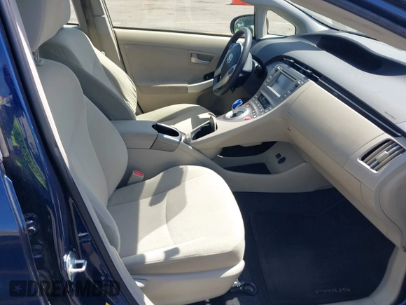 2015 Toyota Prius Four with VIN JTDKN3DU7F1954675, listed as a IAAI auction lot 42100832 with 182,339 mi miles. Bid and sale history available at carsss.com. Image 5.