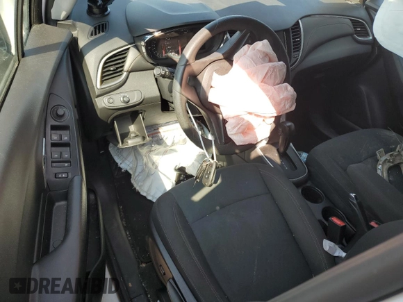 2020 Chevrolet Trax LS z VIN KL7CJKSB7LB032650, wystawiony jako Copart lot #58859075 z przebiegiem 40 899 mil mil oraz Szkoda całkowita • Salvage title. Historia ofert i sprzedaży dostępna na DreamBid. Obrazek 8.