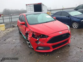 2015 Ford Focus ST with VIN 1FADP3L93FL224661, listed as a IAAI auction lot 41169980 with 113,283 mi miles. Bid and sale history available at carsss.com. Image 1.
