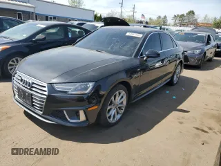 2019 Audi A4 Premium z VIN WAUDNAF41KN020621, wystawiony jako Copart lot #54687645 z przebiegiem 59 552 mil mil oraz Szkoda całkowita • Salvage title. Historia ofert i sprzedaży dostępna na DreamBid. Obrazek 1.