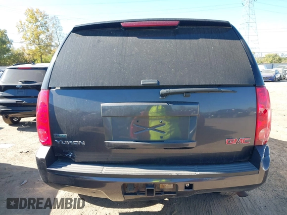 2011 GMC Yukon SLE with VIN 1GKS2AE04BR207818, listed as a IAAI auction lot 40669731 with 312,959 mi miles. Bid and sale history available at carsss.com. Image 16.