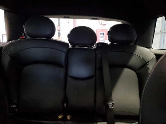 2017 MINI Hardtop 4 Door Cooper S z VIN WMWXU3C33H2F49198, wystawiony jako Copart lot #45210935 z przebiegiem 139 332 mil mil oraz Szkody całkowita. Historia ofert i sprzedaży dostępna na DreamBid. Obrazek 10.