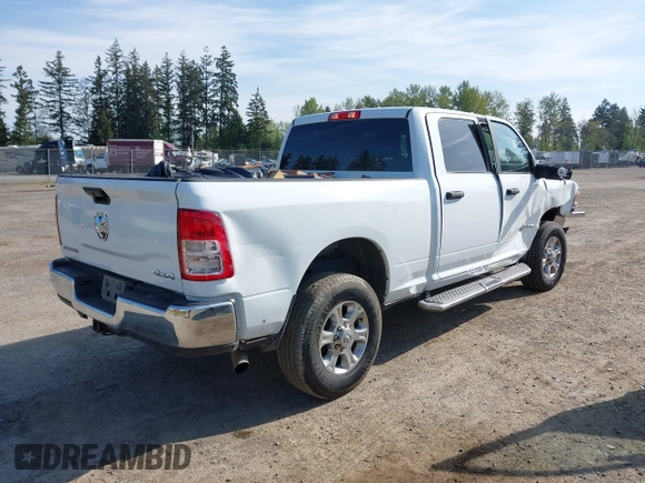 2024 Ram 2500 Big Horn with VIN 3C6UR5DJ3RG275904, listed as a IAAI auction lot 42121704 with 27,745 mi miles. Bid and sale history available at carsss.com. Image 4.