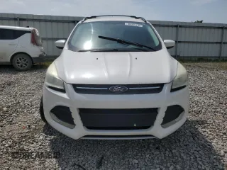 2013 Ford Escape SE with VIN 1FMCU0GX6DUA28819, listed as a Copart auction lot 56925705 with 227,269 mi miles and Salvage title. Bid and sale history available at DreamBid. Image 5.