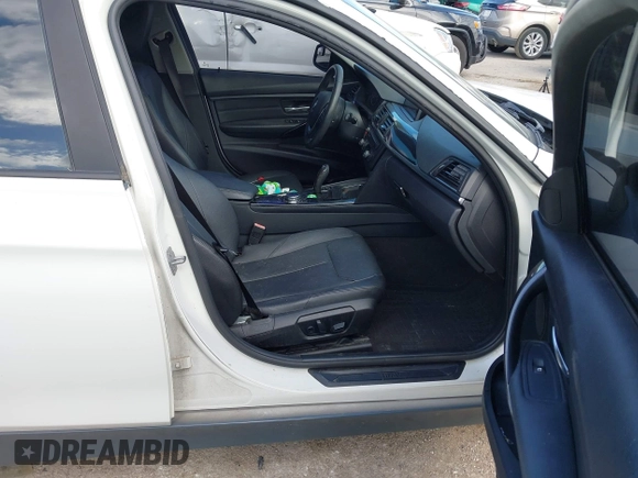 2014 BMW 3 Series 328i с VIN WBA3A5C5XEJ463194, выставлен на аукционе IAAI как лот 42528513 с пробегом 179 909 миль миль и . История ставок и продаж доступна на DreamBid. Изображение 5.