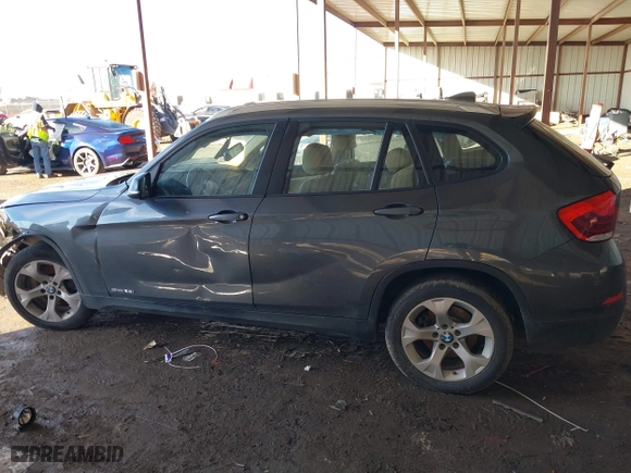 2013 BMW X1 28i with VIN WBAVM1C53DVW43228, listed as a IAAI auction lot 41301776 with 61,323 mi miles. Bid and sale history available at carsss.com. Image 14.