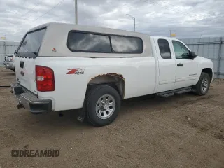 2009 Chevrolet Silverado 1500 LT with VIN 1GCEK29J89E128347, listed as a Copart auction lot 50642215 with 228,563 mi miles and Salvage Title. Bid and sale history available at carsss.com. Image 3.