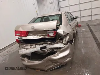 2005 Honda Accord LX z VIN 1HGCM56475A017843, wystawiony jako IAAI lot #42211699 z przebiegiem 110 346 mil mil oraz . Historia ofert i sprzedaży dostępna na DreamBid. Obrazek 17.