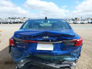 2021 Kia Forte LXS z VIN 3KPF24AD1ME403205, wystawiony jako IAAI lot #42260719 z przebiegiem 41 828 mil mil oraz . Historia ofert i sprzedaży dostępna na DreamBid. Obrazek 6.