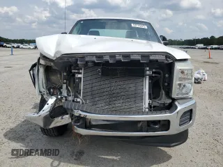 2015 Ford F-250 XLT with VIN 1FT7X2B68FED35574, listed as a Copart auction lot 53776475 with 170,591 mi miles and Salvage Title. Bid and sale history available at DreamBid. Image 5.