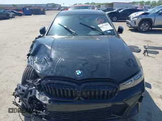 2024 BMW 3 Series 330i z VIN 3MW69FF05R8E87402, wystawiony jako IAAI lot #41973084 z przebiegiem 3 529 mil mil oraz . Historia ofert i sprzedaży dostępna na DreamBid. Obrazek 12.