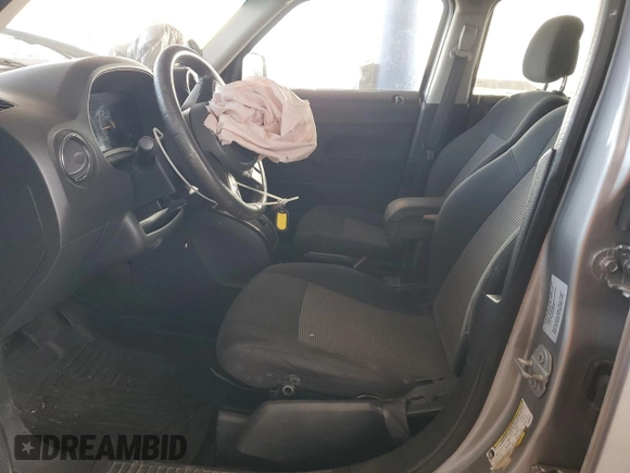 2016 Jeep Patriot Sport z VIN 1C4NJPBB7GD698555, wystawiony jako Copart lot #51417605 z przebiegiem 91 359 mil mil oraz Szkoda całkowita • Salvage title. Historia ofert i sprzedaży dostępna na DreamBid. Obrazek 7.