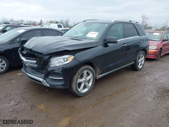2018 Mercedes-Benz GLE with VIN 4JGDA5HB8JB122110, listed as a IAAI auction lot 42018295 with 153,624 mi miles. Bid and sale history available at carsss.com. Image 17.