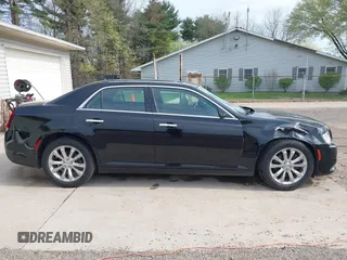 2018 Chrysler 300 Limited with VIN 2C3CCAKG1JH199016, listed as a IAAI auction lot 42065891 with 85,547 mi miles. Bid and sale history available at carsss.com. Image 14.
