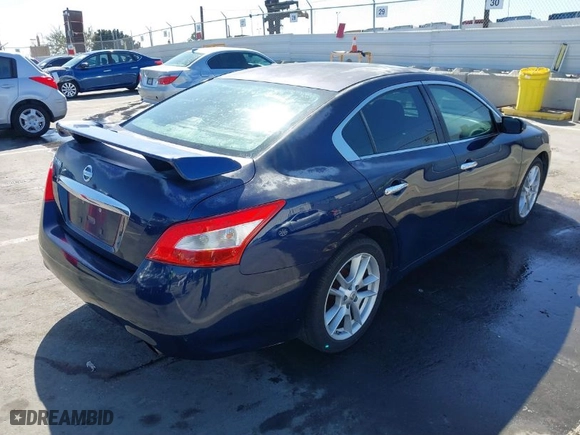 2009 Nissan Maxima 3.5 SV w/Sport Pkg with VIN 1N4AA51E19C824809, listed as a IAAI auction lot 41725538 with 201,146 mi miles. Bid and sale history available at carsss.com. Image 4.