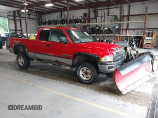 2000 Dodge 2500 with VIN 1B7KF23Z7YJ183335, listed as a IAAI auction lot 42585001 with 137,015 mi miles and . Bid and sale history available at DreamBid. Image 1.