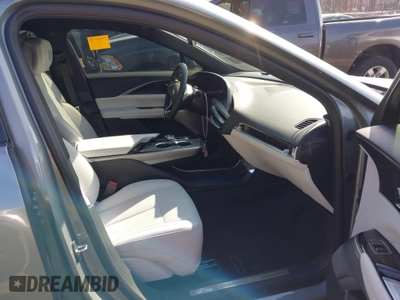 2024 Cadillac LYRIQ Luxury z VIN 1GYKPSRL3RZ107978, wystawiony jako IAAI lot #41509419 z przebiegiem 10 233 mil mil oraz . Historia ofert i sprzedaży dostępna na DreamBid. Obrazek 5.