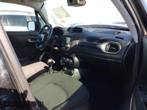 2017 Jeep Renegade Latitude z VIN ZACCJBBB6HPG55080, wystawiony jako IAAI lot #42179742 z przebiegiem 59 620 mil mil oraz . Historia ofert i sprzedaży dostępna na DreamBid. Obrazek 5.