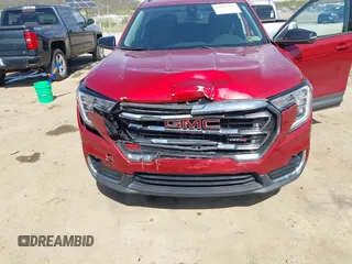 2024 GMC Terrain AT4 z VIN 3GKALYEG7RL207165, wystawiony jako IAAI lot #42103766 z przebiegiem 16 065 mil mil oraz . Historia ofert i sprzedaży dostępna na DreamBid. Obrazek 6.