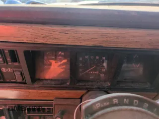 1987 Jeep Grand Wagoneer с VIN 1JCNJ15UXHT013691, выставлен на аукционе Copart как лот 59439595 с пробегом 174 941 миль миль и Чистый • Clean title. История ставок и продаж доступна на DreamBid. Изображение 9.