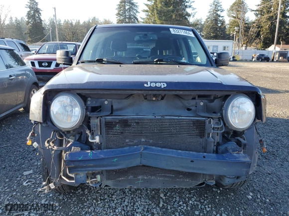 2016 Jeep Patriot High Altitude Edition with VIN 1C4NJRFB7GD742060, listed as a Copart auction lot 83271464 with 122,471 mi miles and Salvage Title. Bid and sale history available at carsss.com. Image 5.