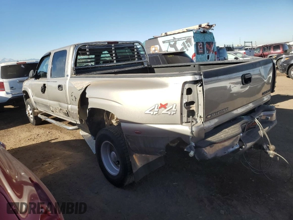 2001 Chevrolet Silverado 3500 LS with VIN 1GCJK33G71F148492, listed as a Copart auction lot 81808714 with 114,563 mi miles and Salvage Title. Bid and sale history available at carsss.com. Image 2.